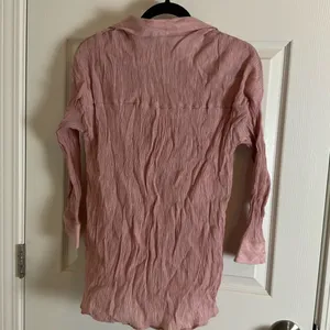 Zara Pink Crinkle Textured Button-Up Blouse - Size M thumbnail 9