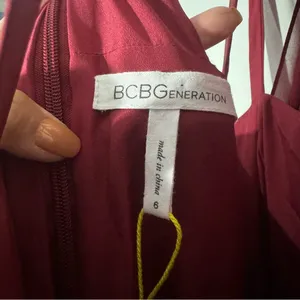 BCBGeneration Burgundy Pleated Maxi Dress Size 6‎ Old Money Goddess Romantic thumbnail 8