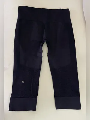 Lululemon Seamless Street Crop Capri Leggings Dark Navy Size 8 thumbnail 6