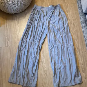 Women's Gray Wide-Leg Pants thumbnail 1