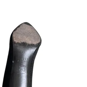 Stuart Weitzman Black Curvia Textured Pointed Toe Heeled Pumps Size 7.5M thumbnail 7