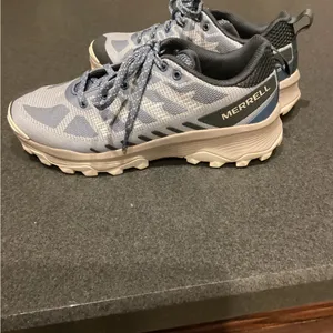 Women’s MERRELL hiking shoes 8.5 thumbnail 3
