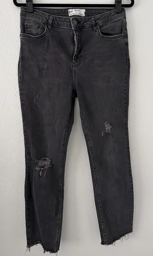 Free People Size (30) Woman's‎ Black Pant Distressed Skinny Jeans thumbnail 1