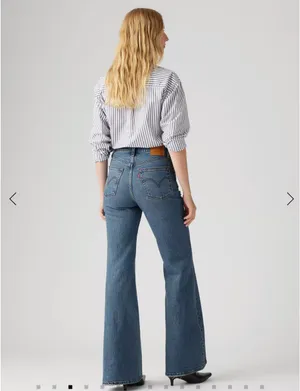 Levi’s Ribcage Bell Jeans Medium Wash  thumbnail 3