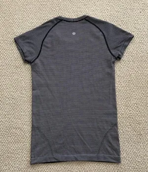 LULULEMON Swiftly Tech Short Sleeve Crew T-Shirt 6 Hyper Stripe Black Like New thumbnail 8