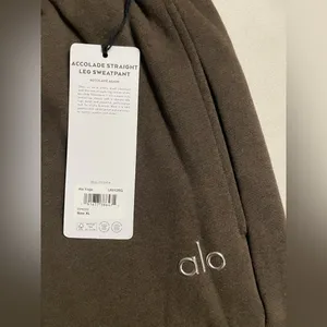 Alo Yoga NWT Accolade Straight Leg Sweatpants in Expresso Color Size XL thumbnail 9