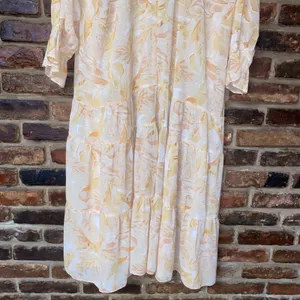 Dress Forum Beige Tan Floral Long Sleeve Tiered Maxi Dress Women's Size Small thumbnail 3