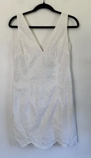 Lilly Pulitzer Madden Dress Resort White Jumbo Petal Eyelet Scalloped Size 6 thumbnail 1