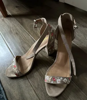 Heels thumbnail 1