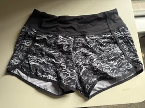 Lululemon High-Rise Speed Up Shorts 2.5” thumbnail 1