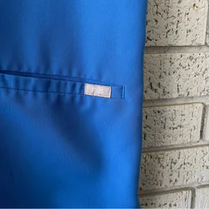 Figs Casma Three-Pocket Scrub Top Royal Blue Size Medium thumbnail 5