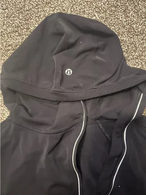Lululemon Long Sleeve thumbnail 2