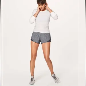 Lululemon Hotty Hot Short II 2.5" Heather Lux Multi Black Heathered Black Size 8 thumbnail 2
