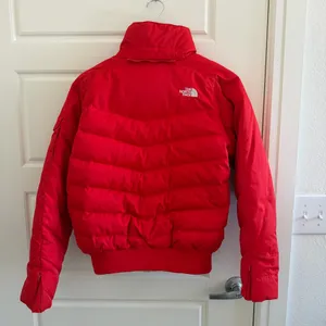 The North Face Women’s Bright Red Puffer Ski Coat thumbnail 2