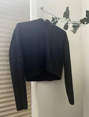 Gymshark Cropped Hoodie thumbnail 3