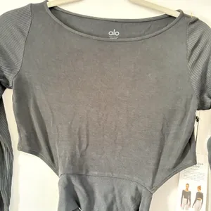 Aloha Island Alo black Long Sleeve‎ barre long sleeve on pointe activewear Small NwT thumbnail 6