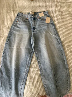 Universal Thread Barrel Jean thumbnail 1