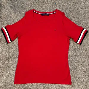 Tommy Hilfiger Women's Red Cold-Shoulder Blouse Shirt Striped thumbnail 1