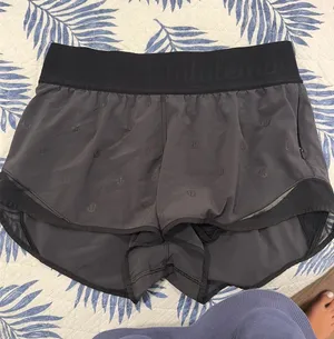 Lululemon Hotty Hot Shorts Waistband 2.5" thumbnail 1