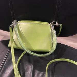 Beijo Vibrant Green Crossbody Bag thumbnail 6