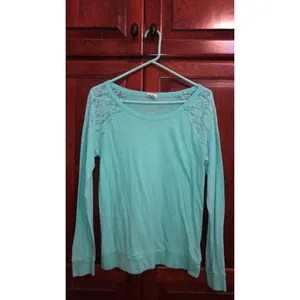 Victoria’s Secret Pink t-shirt thumbnail 2