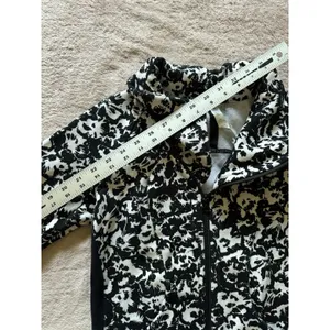 Lululemon Womens Cozy Cuddle Up Jacket Fleur Sombre White Black Fleece Sz 2 thumbnail 10
