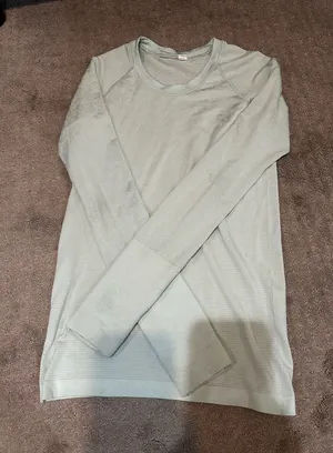 Lululemon Swiftly Tech Long Sleeve thumbnail 1