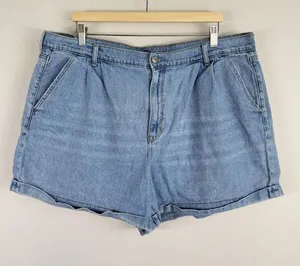 American‎ Eagle Women’s Pleated Front Moms Shorts Light Blue Wash Denim Size 20 thumbnail 1