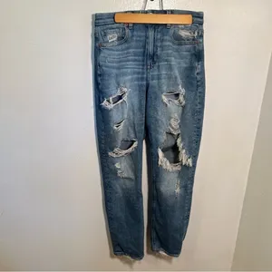 American Eagle Women's Sz 4 Regular Curvy Mom Jean Medium Wash Destroyed Stretch thumbnail 4