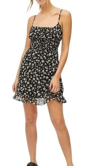 Urban Outfitters Black Daisy Floral Smocked Mini Dress Ruffle Hem Size M FD5532 thumbnail 1