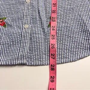 Granny‎ core button down top embroidered flowers collar blue white cotton blend thumbnail 5