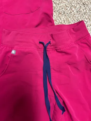 FIGS Scrub Set Women’s thumbnail 2