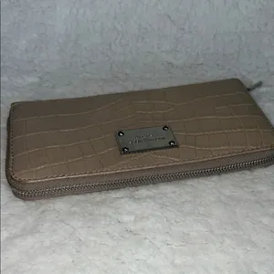 Michael‎ Kors Tan Crocodile-Embossed Wallet Luxurious Design thumbnail 8