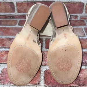 Pre-Owned Vince Camuto Bevina Beige Cutout Heeled Ankle Bootie Leather Sz 7.5M thumbnail 6