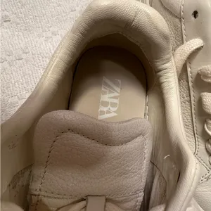 Zara Cream Leather Sneakers thumbnail 6