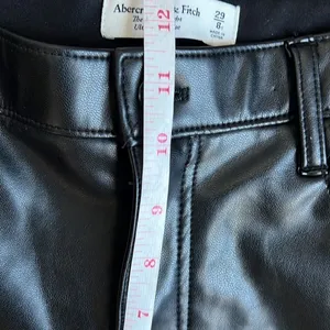 Abercrombie and Fitch Curve Love Vegan Leather 90s Straight ultra high rise thumbnail 9
