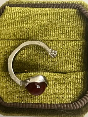 Cat Eye Design Gorgeous Red Gemstone Stainless Steel Silver Open Band Size 6 thumbnail 3