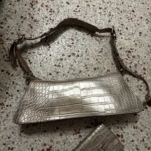 GUESS shoulder bag and wallet a crocodile skin effect thumbnail 4