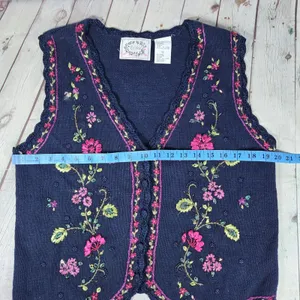 Erika‎ Vintage Navy Blue Embroidered Floral Ribbon Beaded Knit Vest Medium thumbnail 9