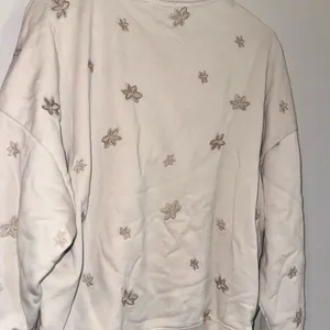 Elevated Faith Floral Half Zip Sweatshirt L Cream Cropped Cozy thumbnail 13