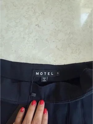 Motel Rocks Navy blue pleated skirt thumbnail 3