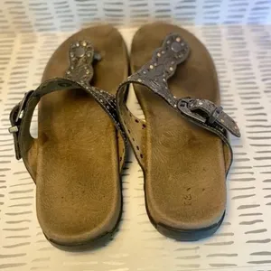 Taos Siren Womens Pewter Metallic Leather Studded Comfort Arch Support Sandals 7 thumbnail 6