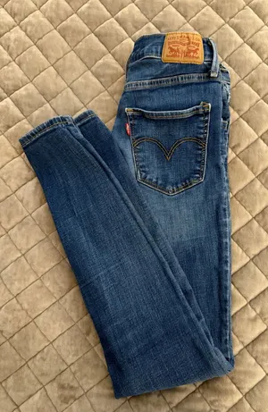 Levi’s 720 High-Rise Super Skinny thumbnail 1