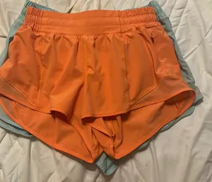 Lululemon low rise 2.5 inch hotty hots thumbnail 4