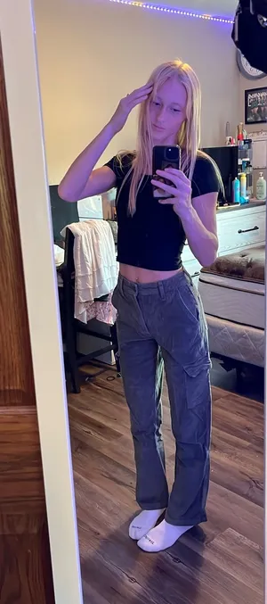 American Eagle High-Rise Dad pants thumbnail 1