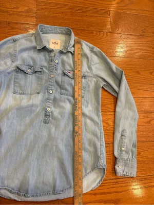 Hollister Light Wash Chambray Denim Button Front Shirt XS Casual Coastal Cowgirl thumbnail 4