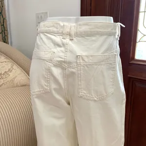 Rokh x GU (Uniqlo) Wide Button Cotton Jeans in Off White thumbnail 8
