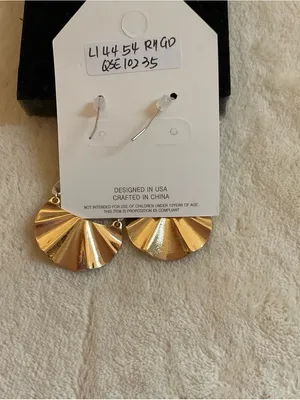 Pomina Silver Textured Fan Dangle Earrings thumbnail 4