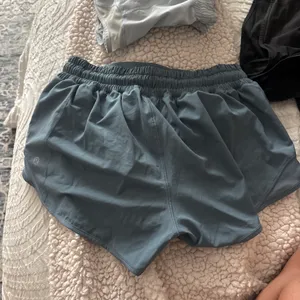 Blue Lululemon Hotty Hot 2.5" Shorts thumbnail 2