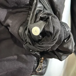 Lululemon Down For A Run Vest Black Slim-fit Goose Down 800 fill size‎ 4 thumbnail 9